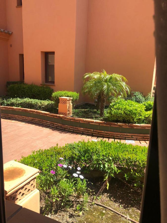 Elegant 2Br Apartment Puerto Banus Marbella Just 12 Minutes Away By G00Giemaps Estepona Kültér fotó